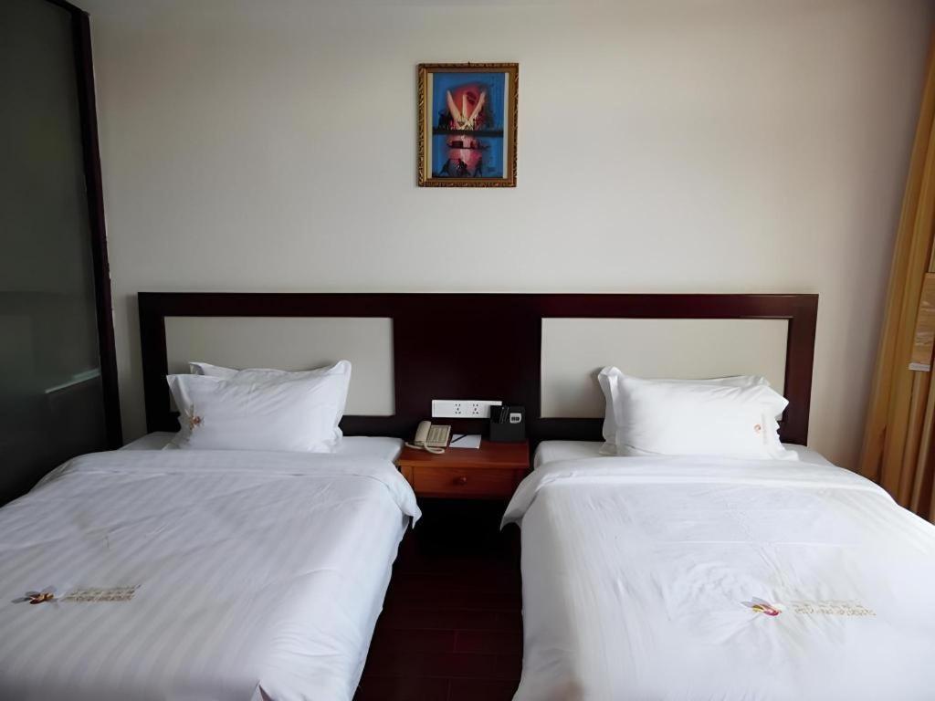 Xishuangbanna Hotel Managed By Xandria Hotel Luang Prabang Dış mekan fotoğraf